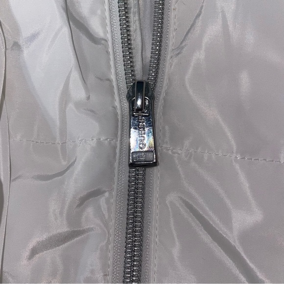 SOLD / Guess White Puffer Jacket - Picture 4 of 11